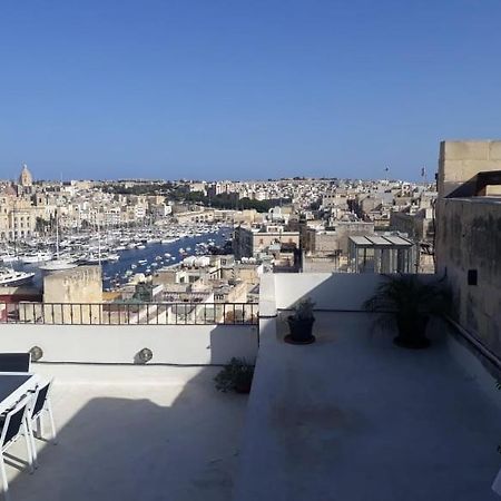 A Remarkable 500 Years Old House Of Character Senglea Exterior photo