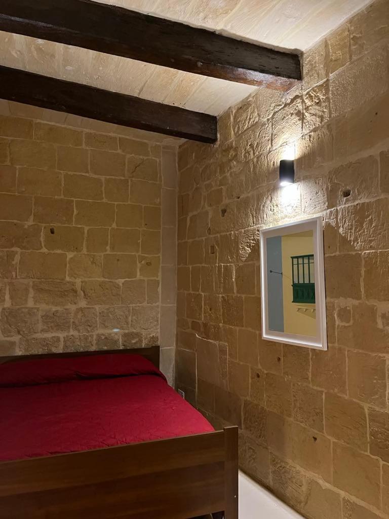 A Remarkable 500 Years Old House Of Character Senglea Exterior photo